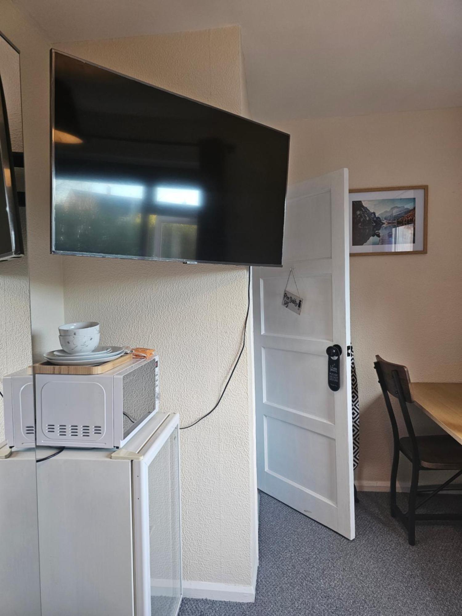 Double Bedroom Located Close To Manchester Airport Wythenshawe Eksteriør billede