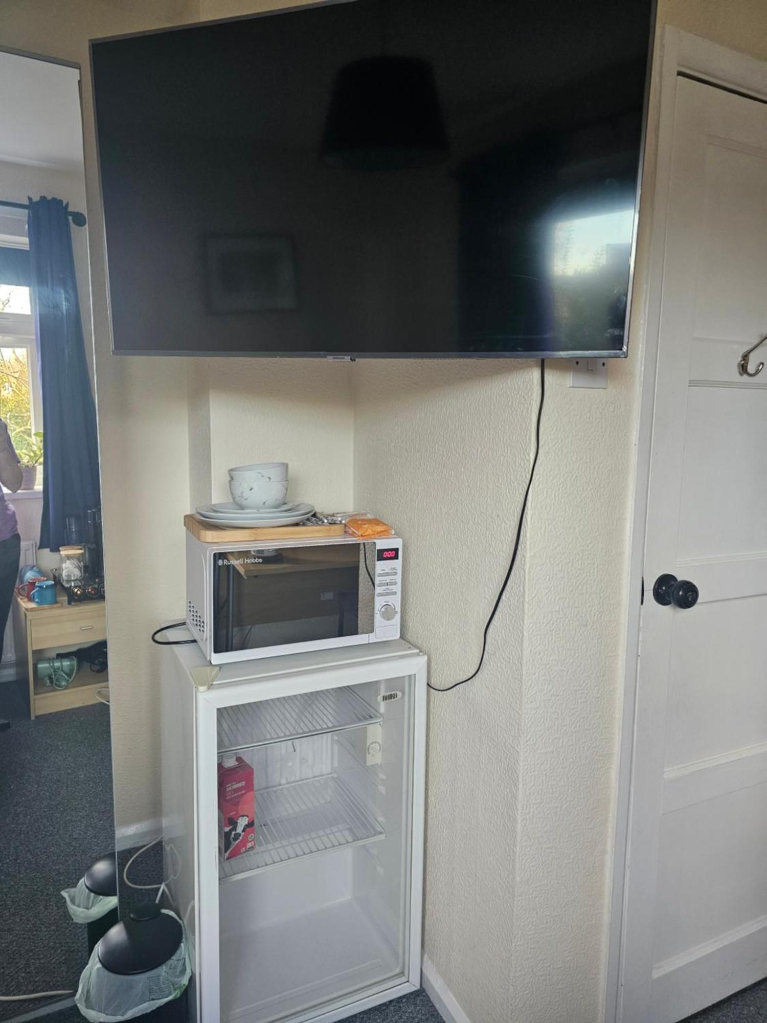 Double Bedroom Located Close To Manchester Airport Wythenshawe Eksteriør billede